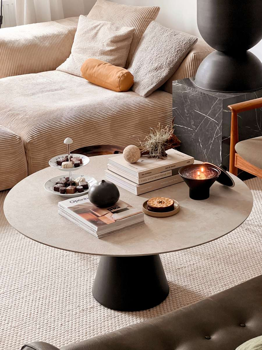 Stimmungsbild: Coffee Table mit Pralinen