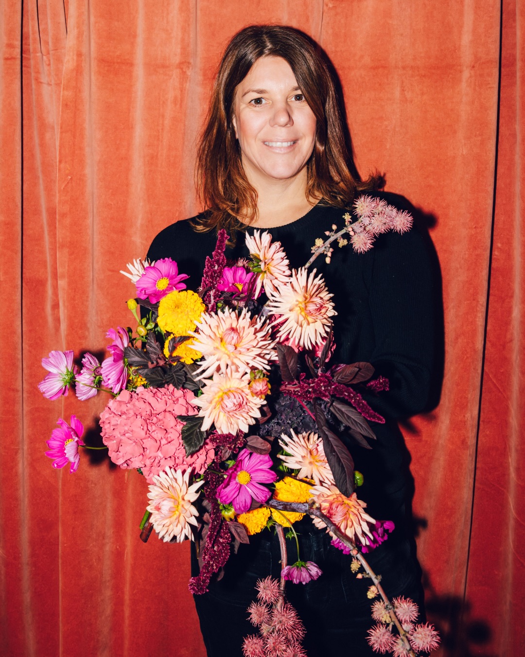 ✨ Sawade Studio Visit #6 ✨
Für unsere Studio Visit-Serie waren wir zu Besuch bei @marsanoberlin und haben mit Annett und Katrin über die Kunst der Floristik, die Schönheit des Unperfekten und die Liebe zu besonderen Details gesprochen.
Was Blumen und Pralinen gemeinsam haben? Jede Menge Handwerkskunst, Sinnlichkeit und die Freude am Schenken.
👉 Die ganze Story findet ihr jetzt auf unserem Blog.
📸 @mariestaggat