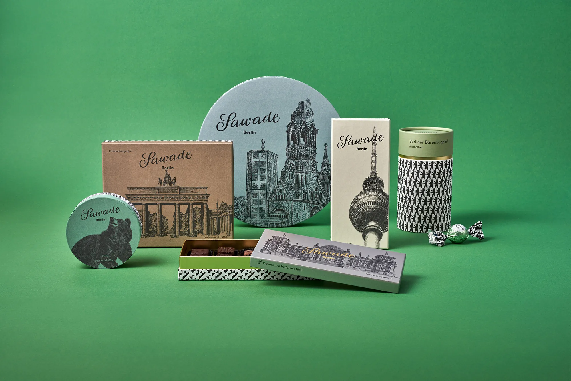 Stimmungsbild: Pralinenschachteln der Edition Berlin in stimmungsvoller Inszenierung  