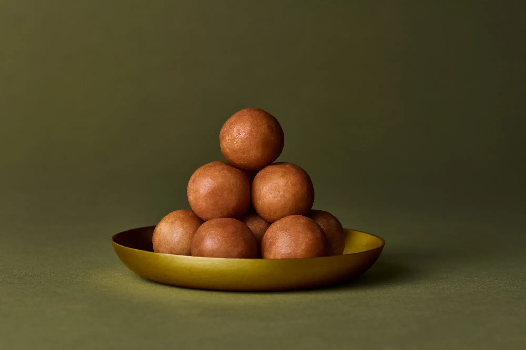 Kleine Pyramide aus Edelmarzipan Kartoffeln
